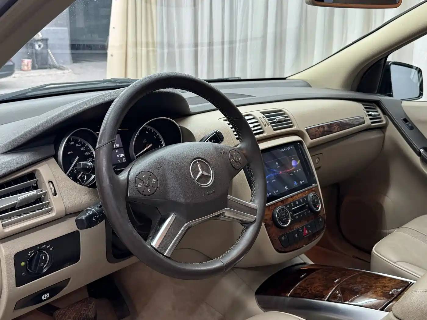 Mercedes-Benz R-Class 2011 R 350 L 4MATIC фото 7