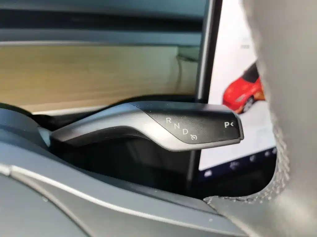 Фото 14 - Tesla Model Y