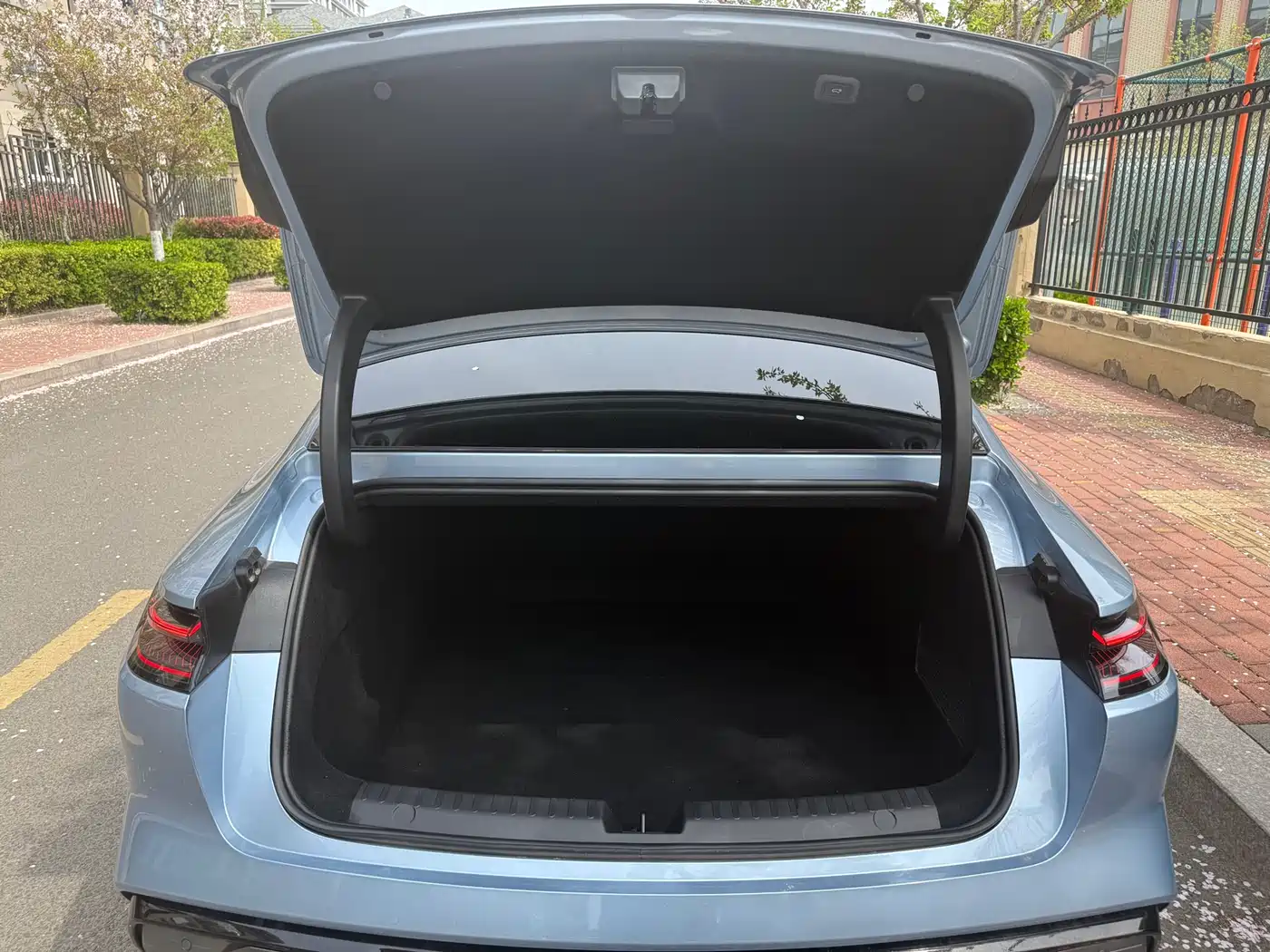 GEELY GALAXY GALAXY E8