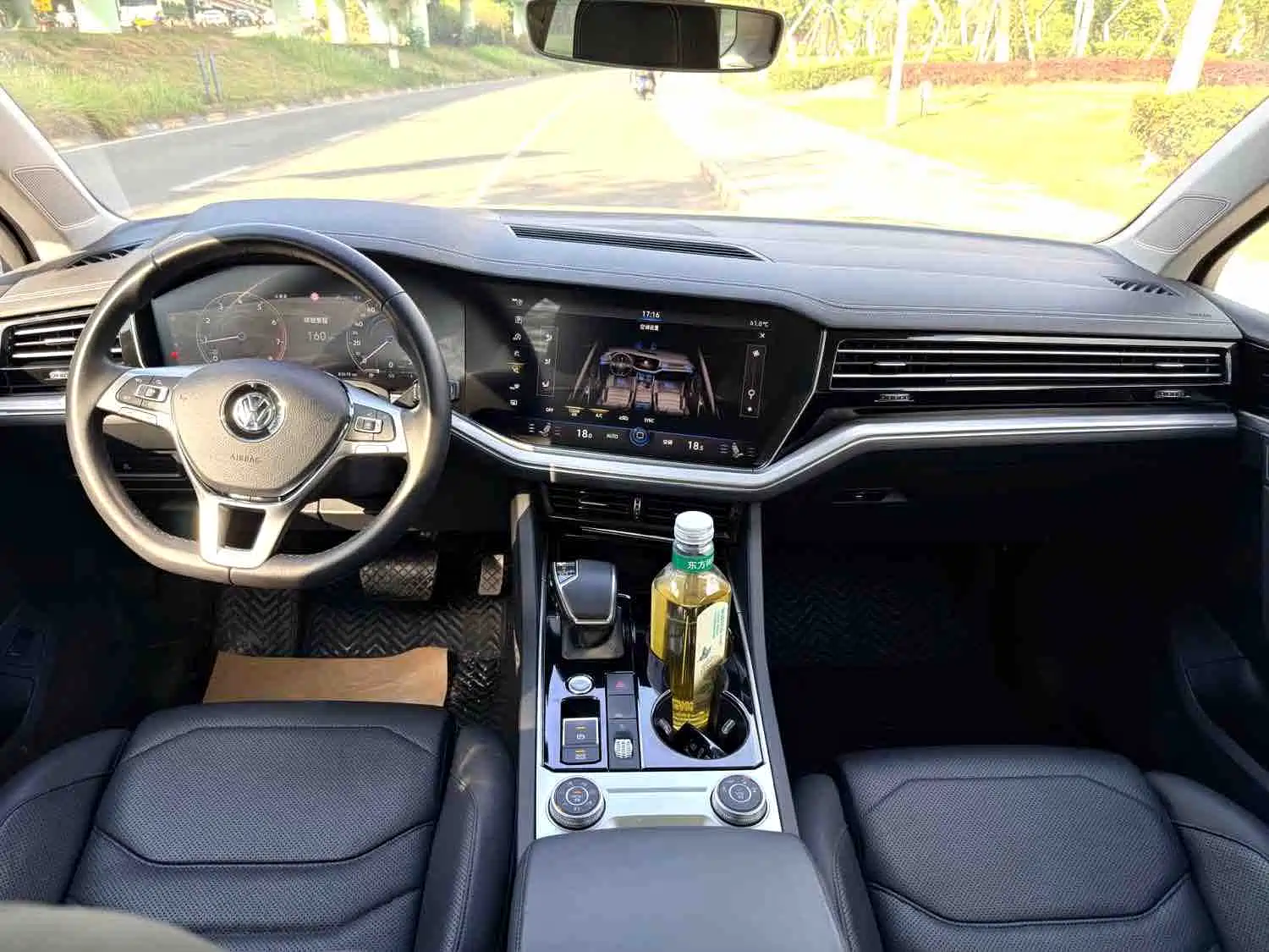 Фото 7 - Volkswagen Touareg