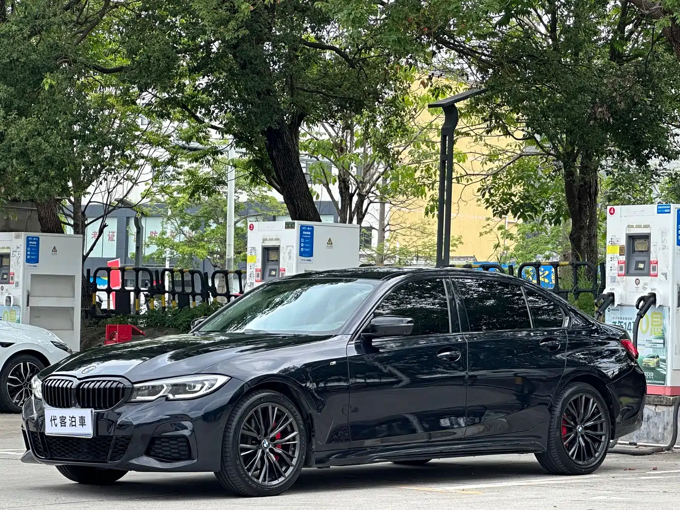 BMW 3 Series 2021 325Li M Sport Night Edition фото 3
