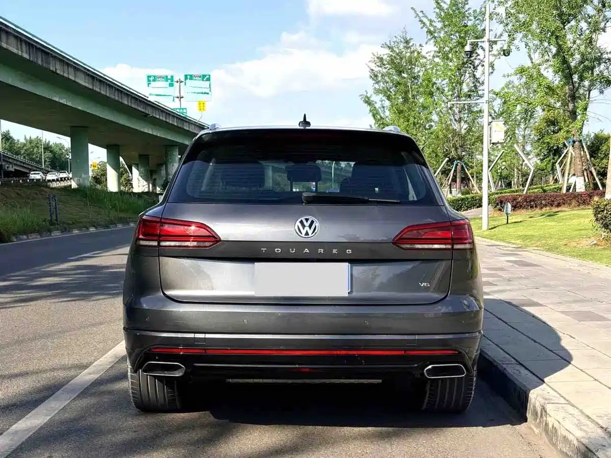 Фото 10 - Volkswagen Touareg
