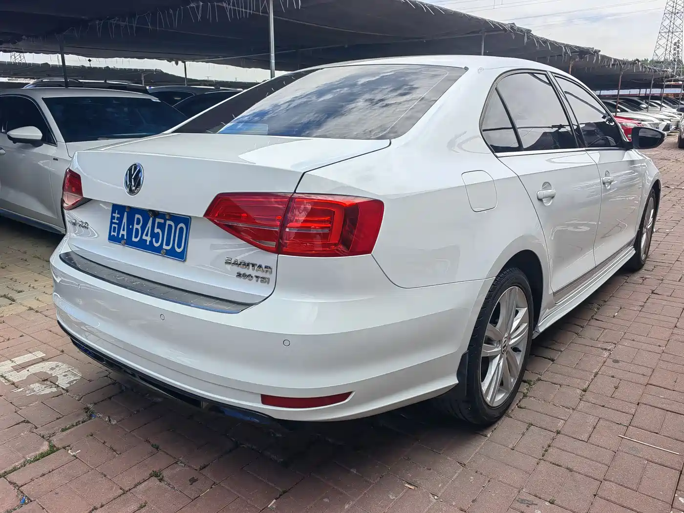 Volkswagen Sagitar 2018 280TSI DSG Spark Edition фото 6