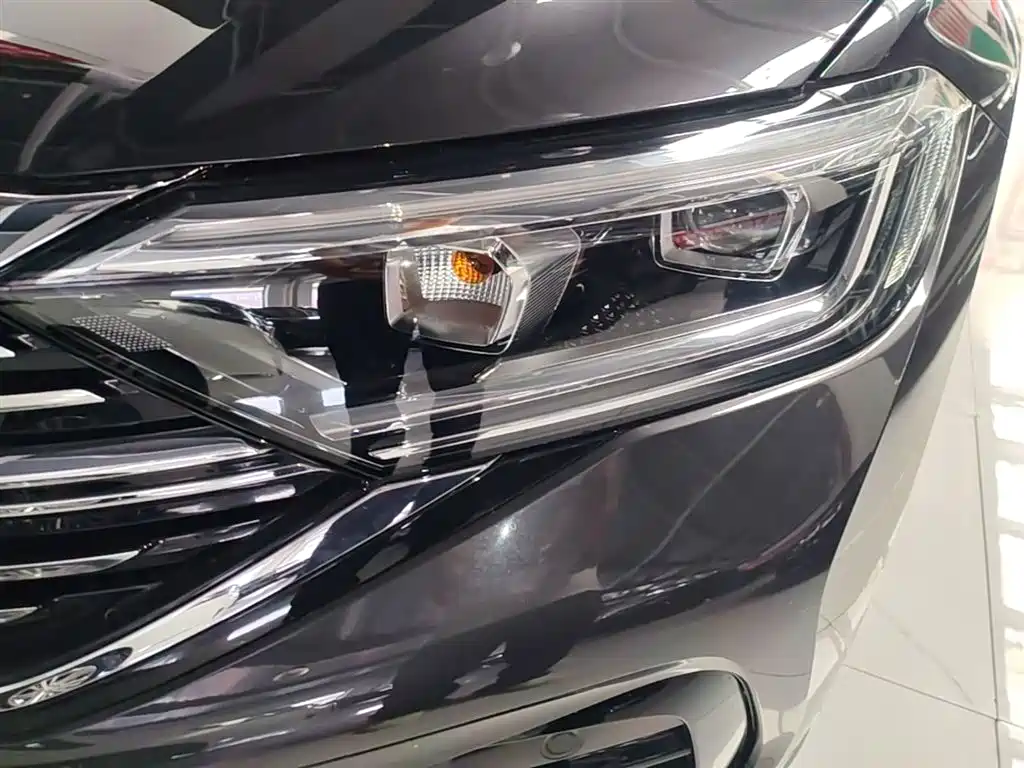 Volkswagen Sagitar 2023 300TSI DSG Surpassing Edition фото 24