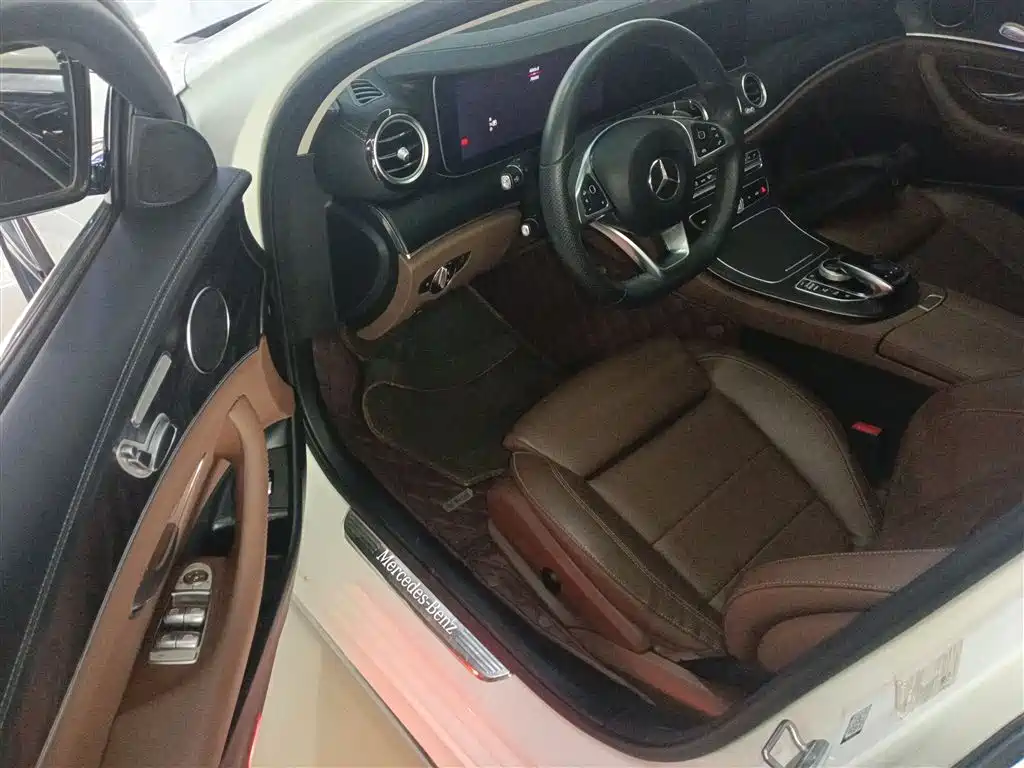 Mercedes-Benz E-Class 2016 E 200 L Sport Type фото 12