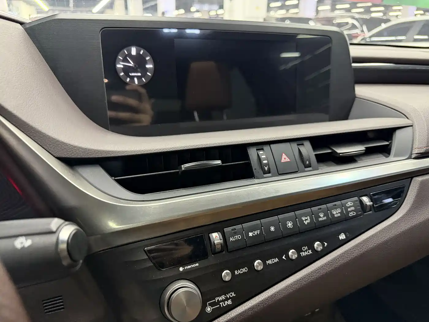 Lexus ES 2020 200 Excellence фото 15