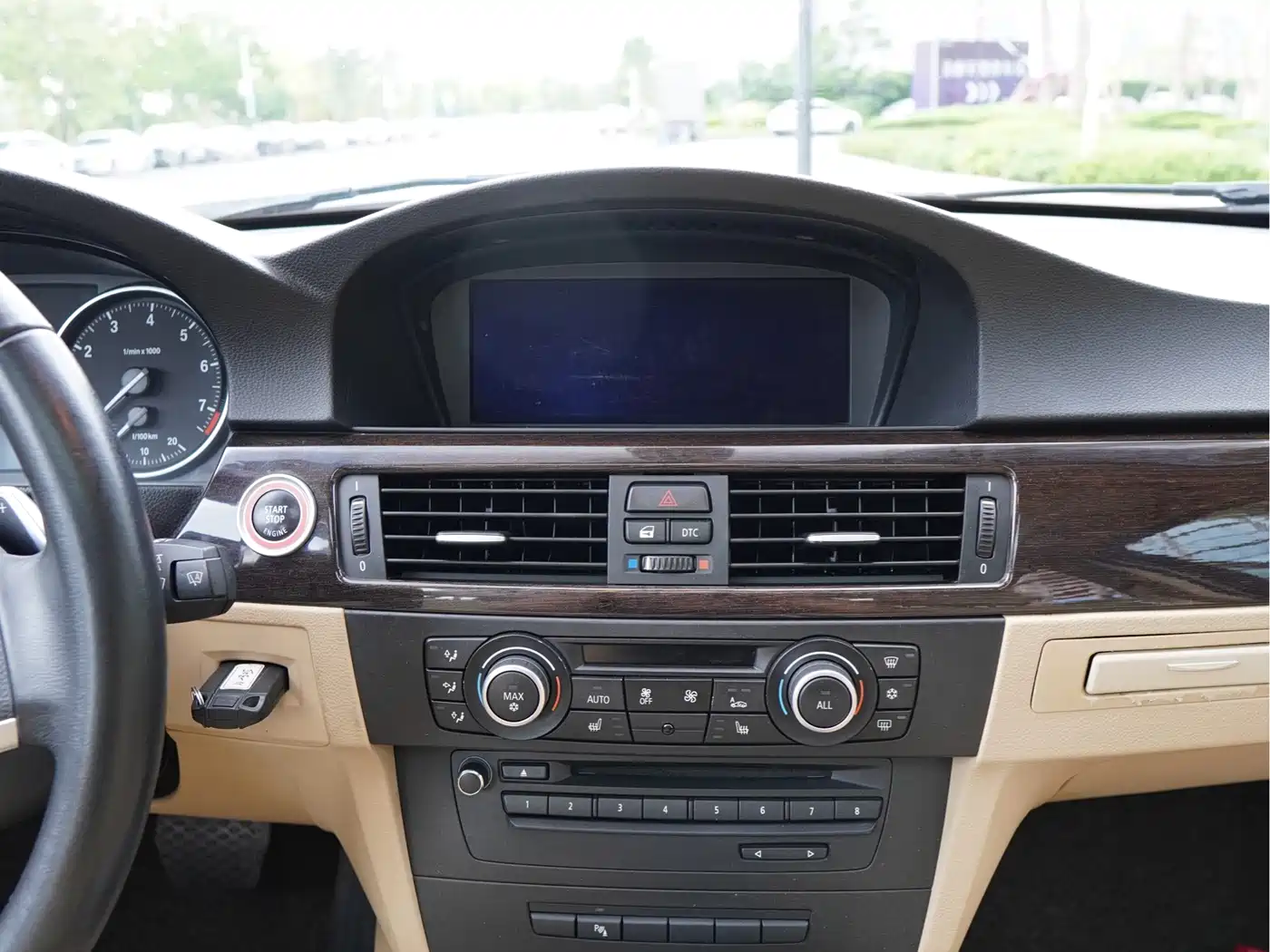 BMW 3 Series (Import) 2010 325i Luxury фото 9