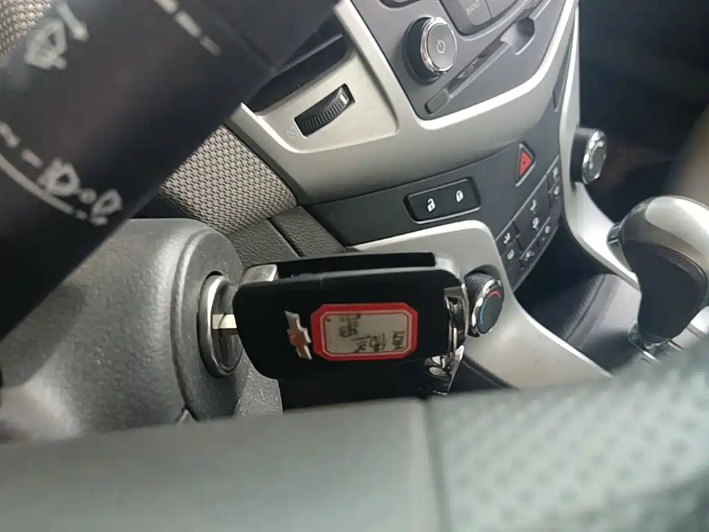 Chevrolet Cruze 2014 1.6L SL Million Commemorative Edition AT фото 9