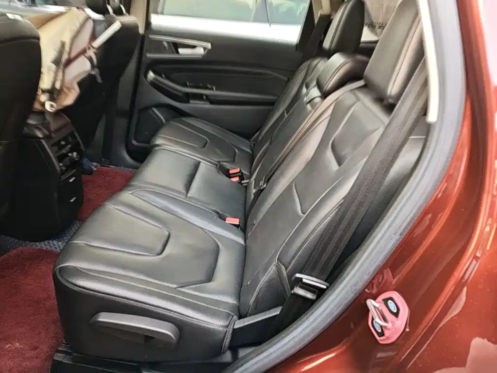 Фото 17 - Ford Edge