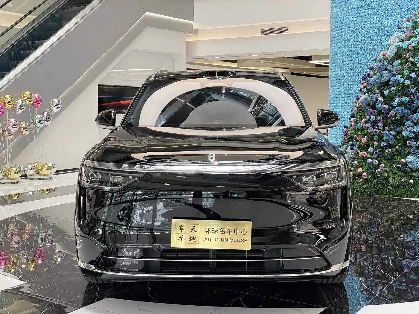 AITO Wenjie AITO M8 2025 Range Extender Max+ Edition 53.4kWh 5-seater фото 2