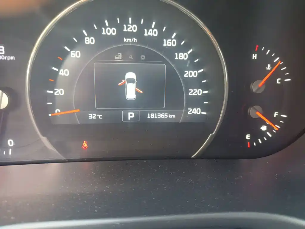 Photo 9 - Kia Sorento