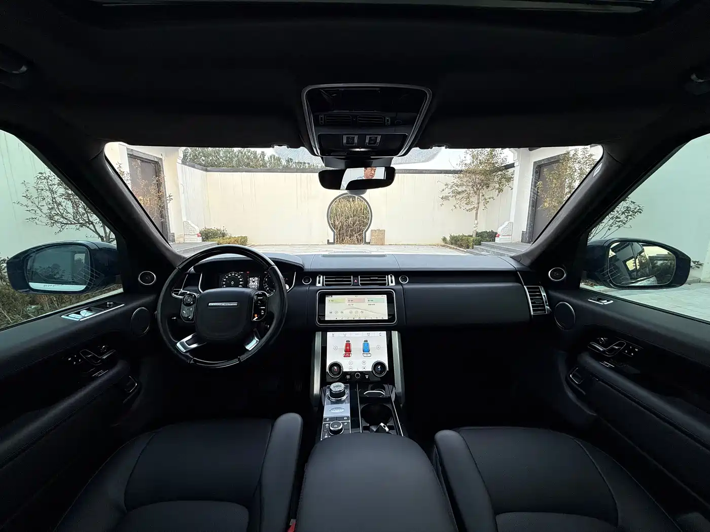 Land Rover Range Rover 2018 3.0 SC V6 Golden Age Edition фото 6
