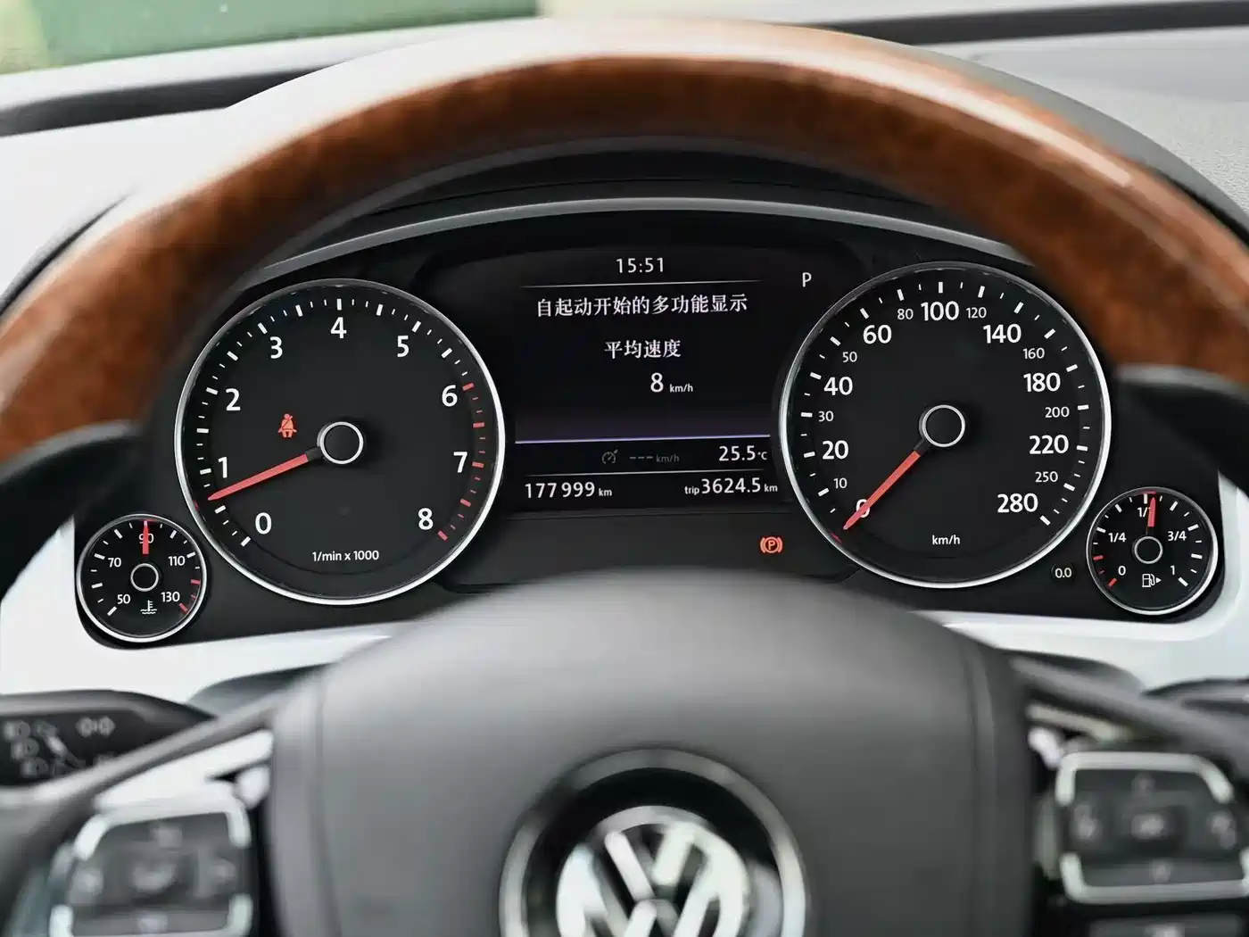 Volkswagen Touareg 2011 3.0TSI Luxury фото 15