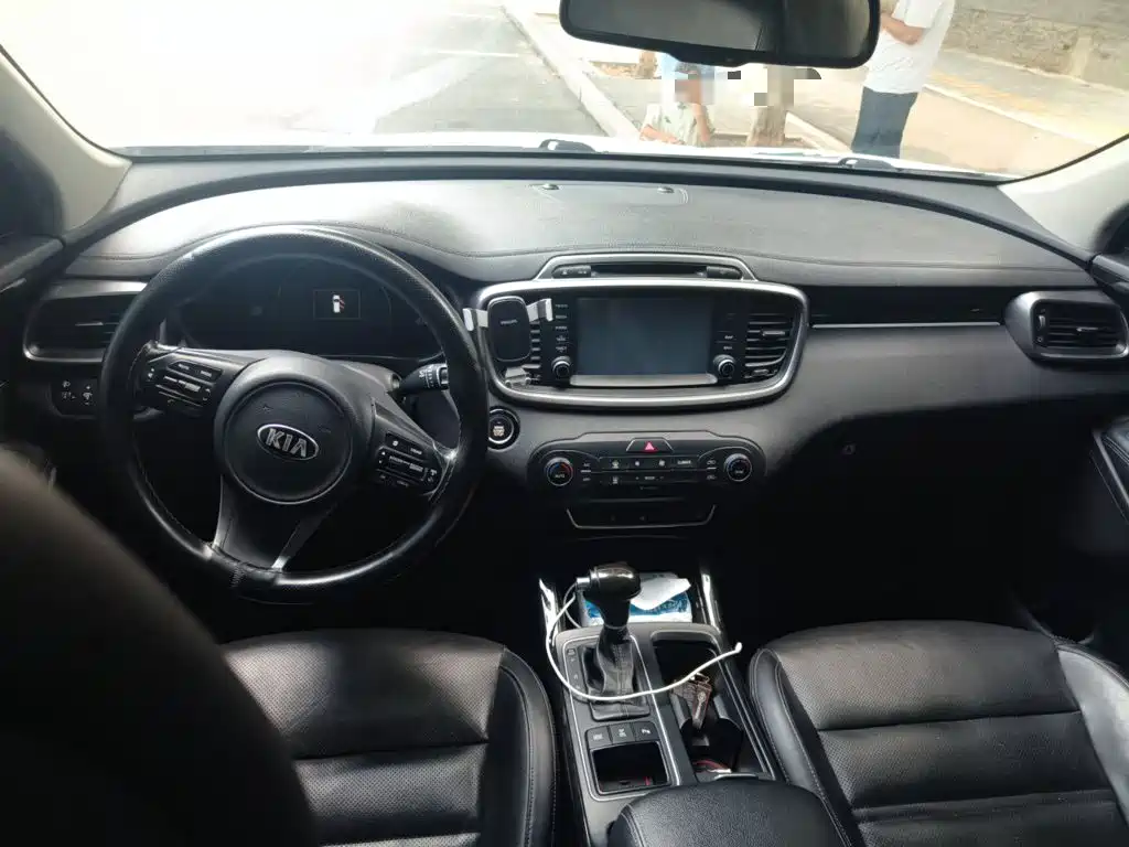 Photo 6 - Kia Sorento
