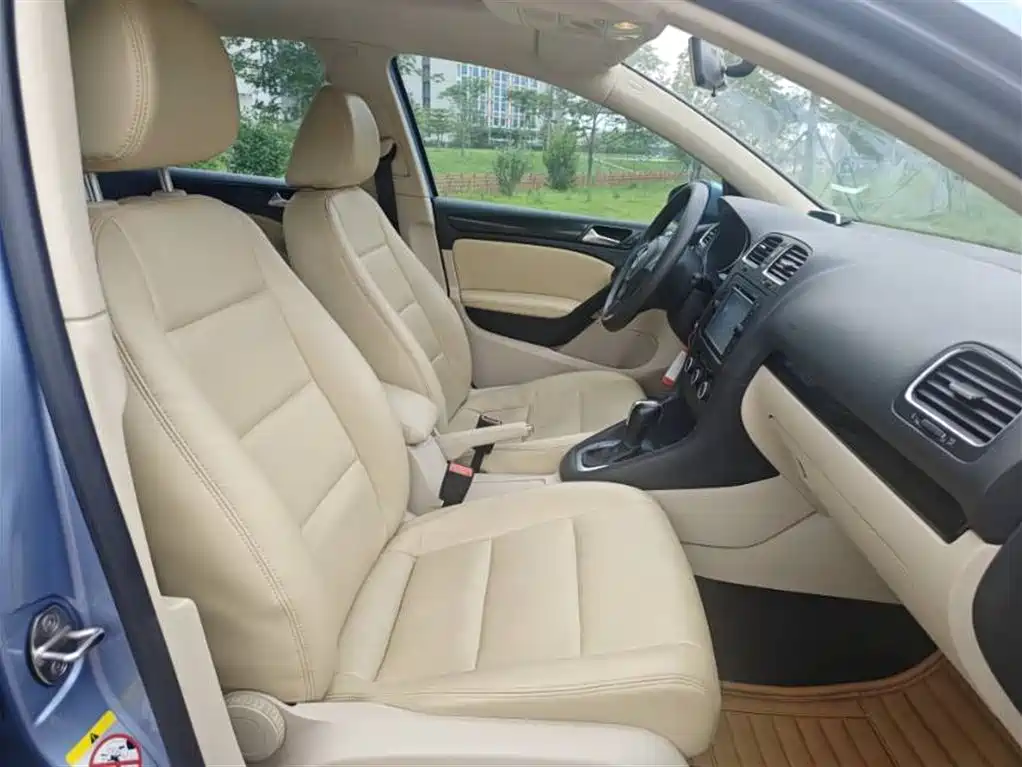 Volkswagen Golf 2011 1.4TSI Auto Comfort фото 9