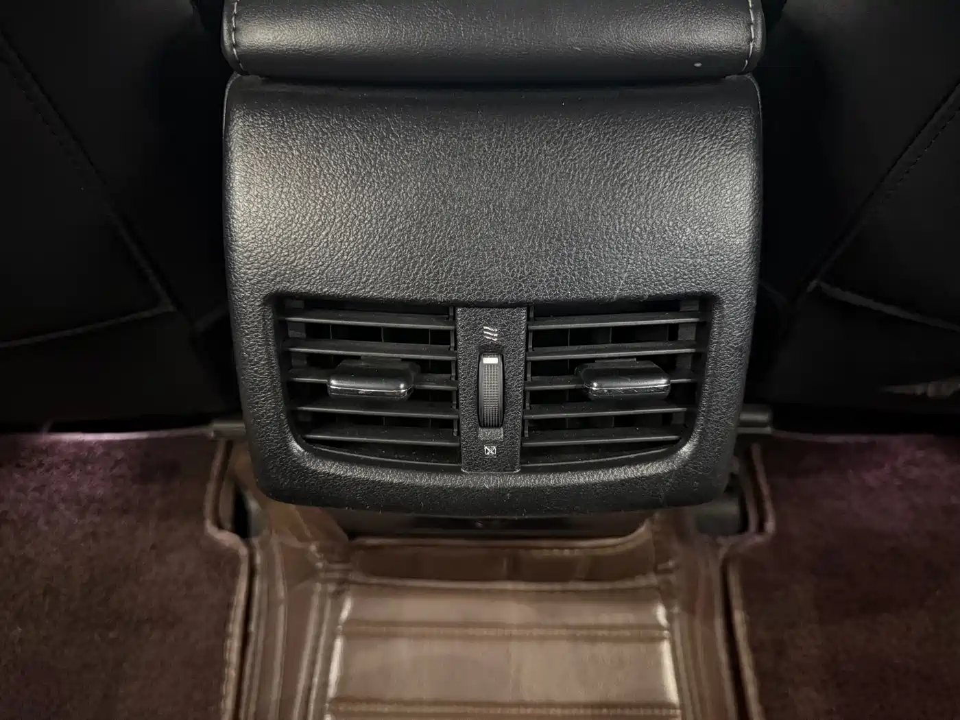 Фото 18 - Lexus ES