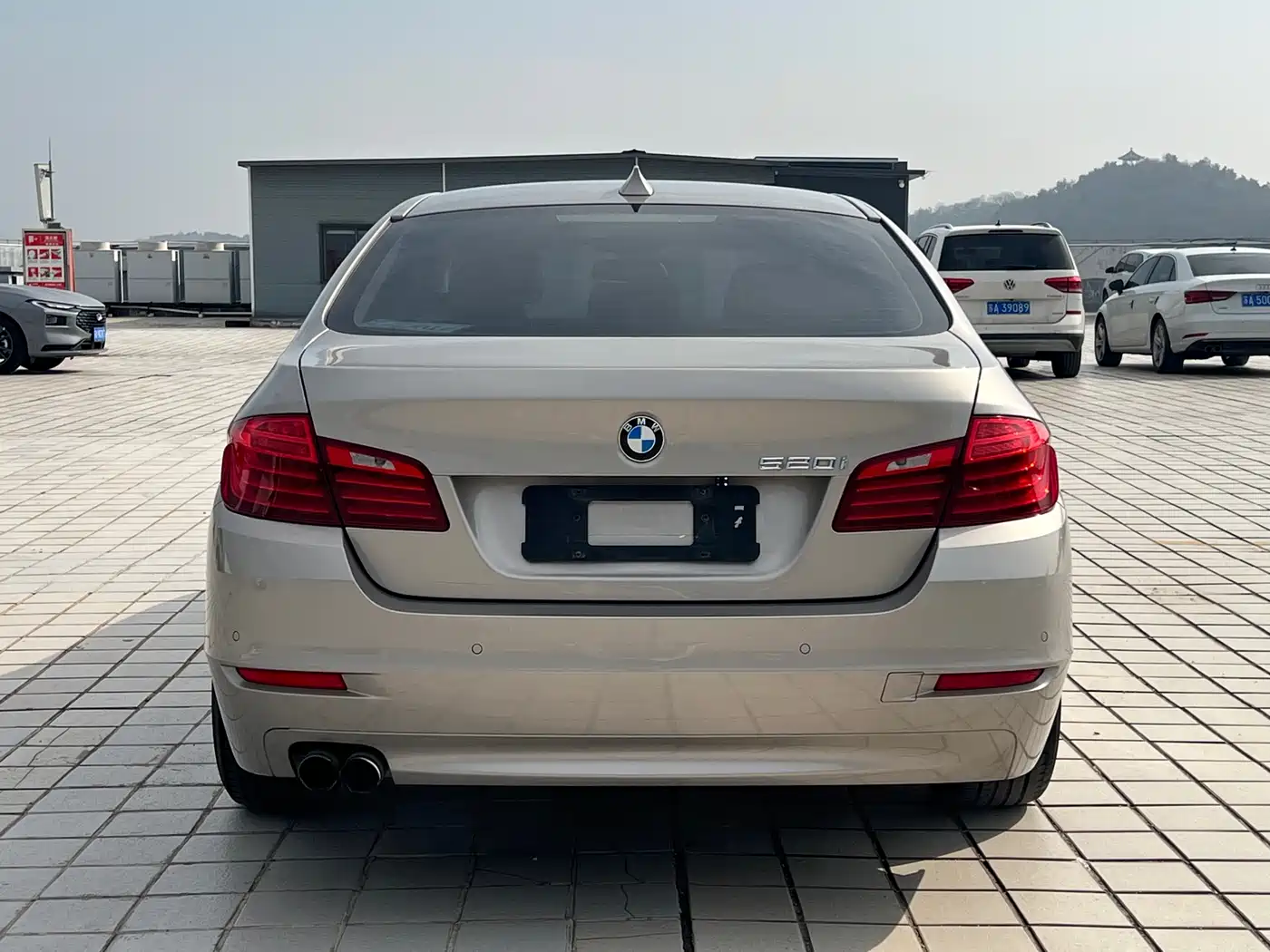 BMW 5 Series (Import) 2015 520i Elegance фото 5