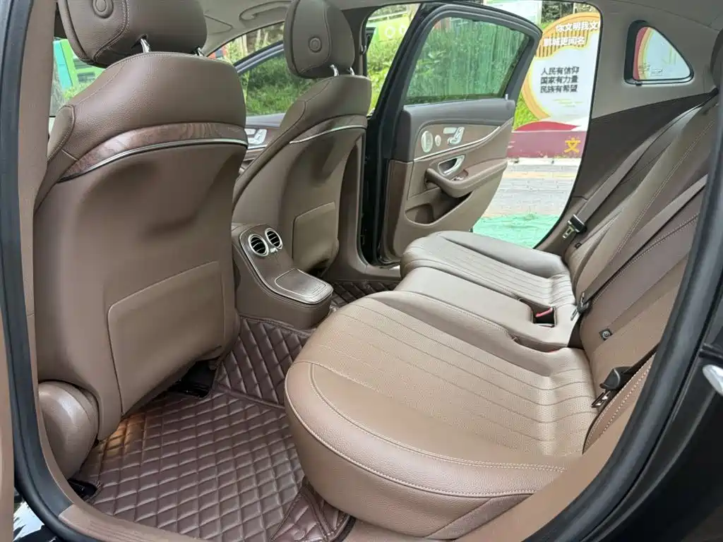 MERCEDES-BENZ E CLASS