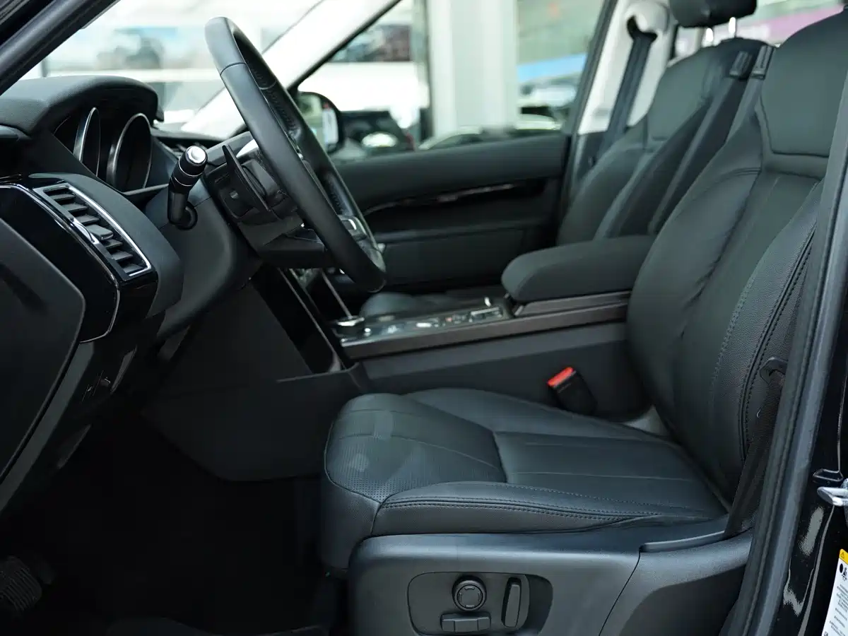 Land Rover Discovery 2019 3.0 SC V6 SE фото 4