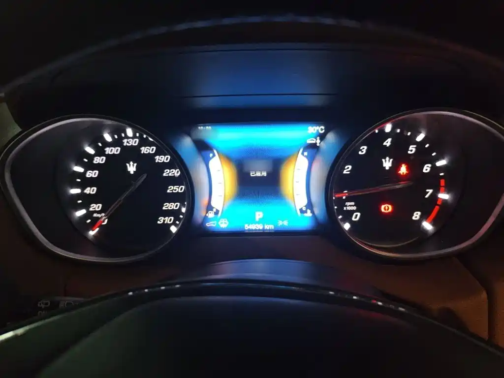 Photo 4 - Maserati Levante
