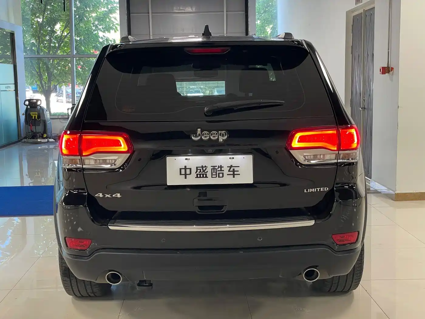 Jeep Grand Cherokee (Import) 2020 2020 3.0L Elite Navigation Edition