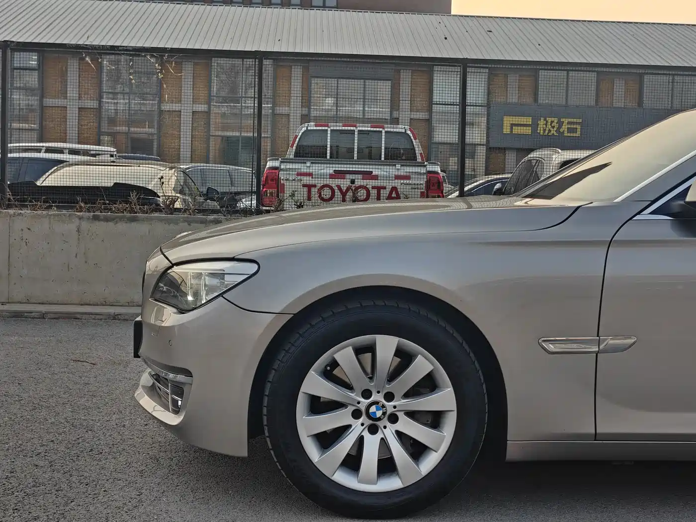 BMW 7 Series 2013 Model 740Li Leading фото 5