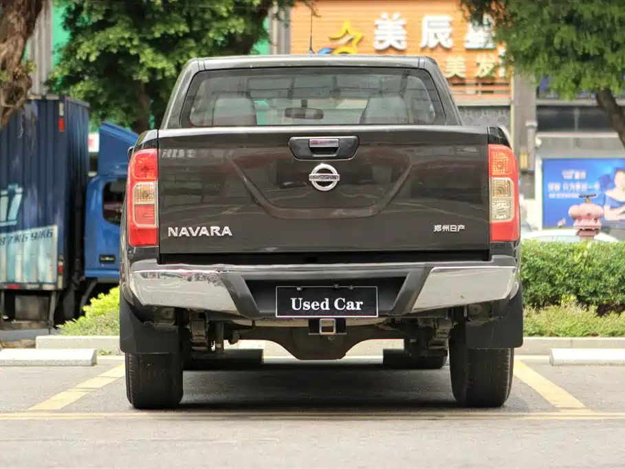 Nissan Navara 2017 Model 2.5L Automatic 4WD Luxury QR25 фото 6