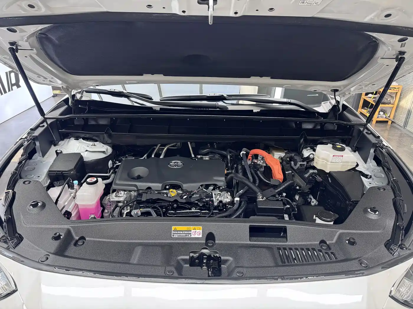 Toyota Highlander 2023 2.5L Smart Hybrid Dual Engine AWD Luxury 7-Seater фото 16