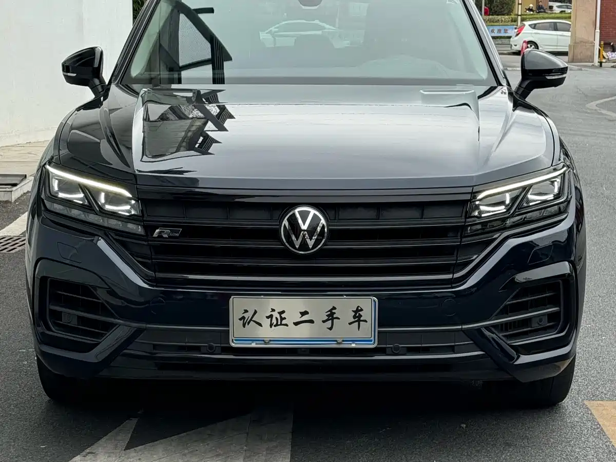 Volkswagen Touareg 2022 3.0TSI Rui Xiang Edition Gloss Black Sport Package фото 2