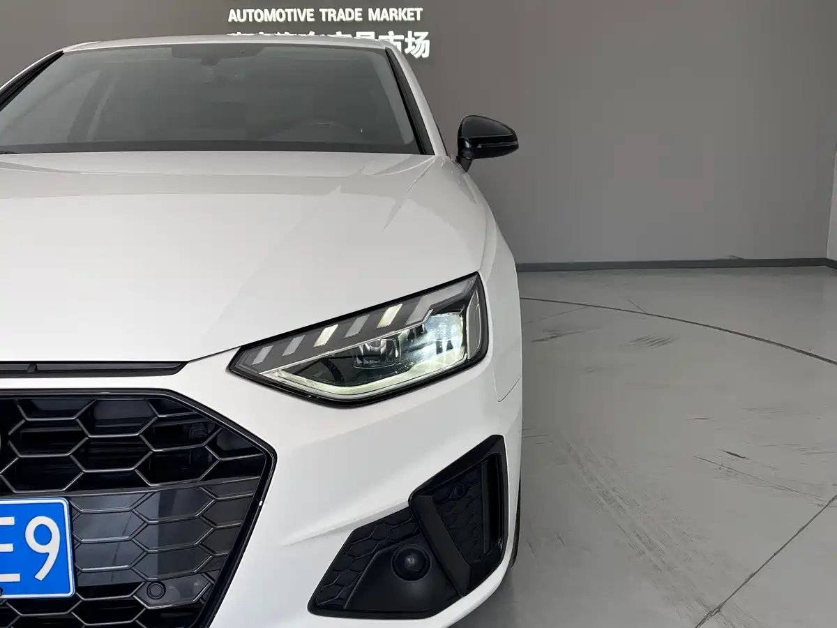 Audi A4L 2022 40 TFSI Luxury Dynamic фото 15