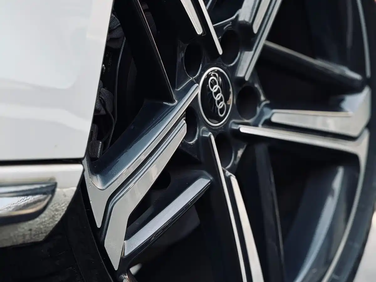Audi A4L 2024 40 TFSI Luxury Dynamic фото 3