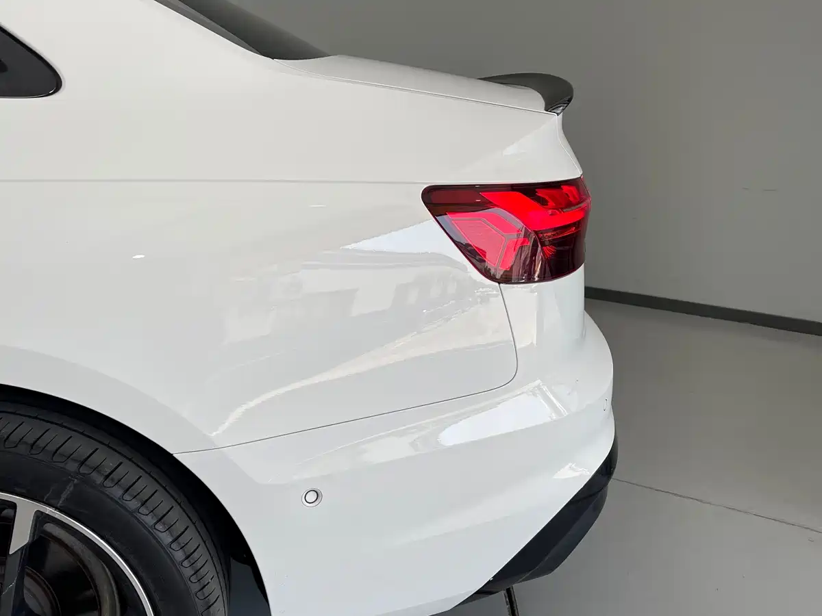 Audi A4L 2022 40 TFSI Luxury Dynamic фото 12