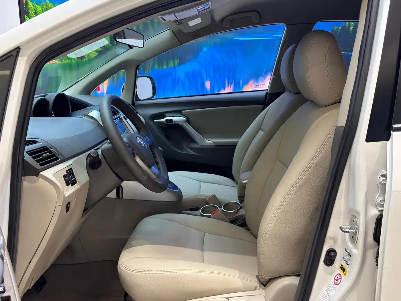 Toyota E'Z 2015 180E CVT Crossover Edition фото 10