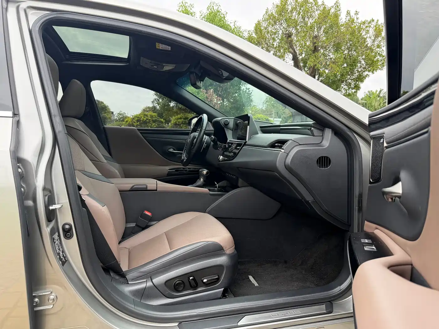 Lexus ES 2022 200 Excellence Edition фото 6