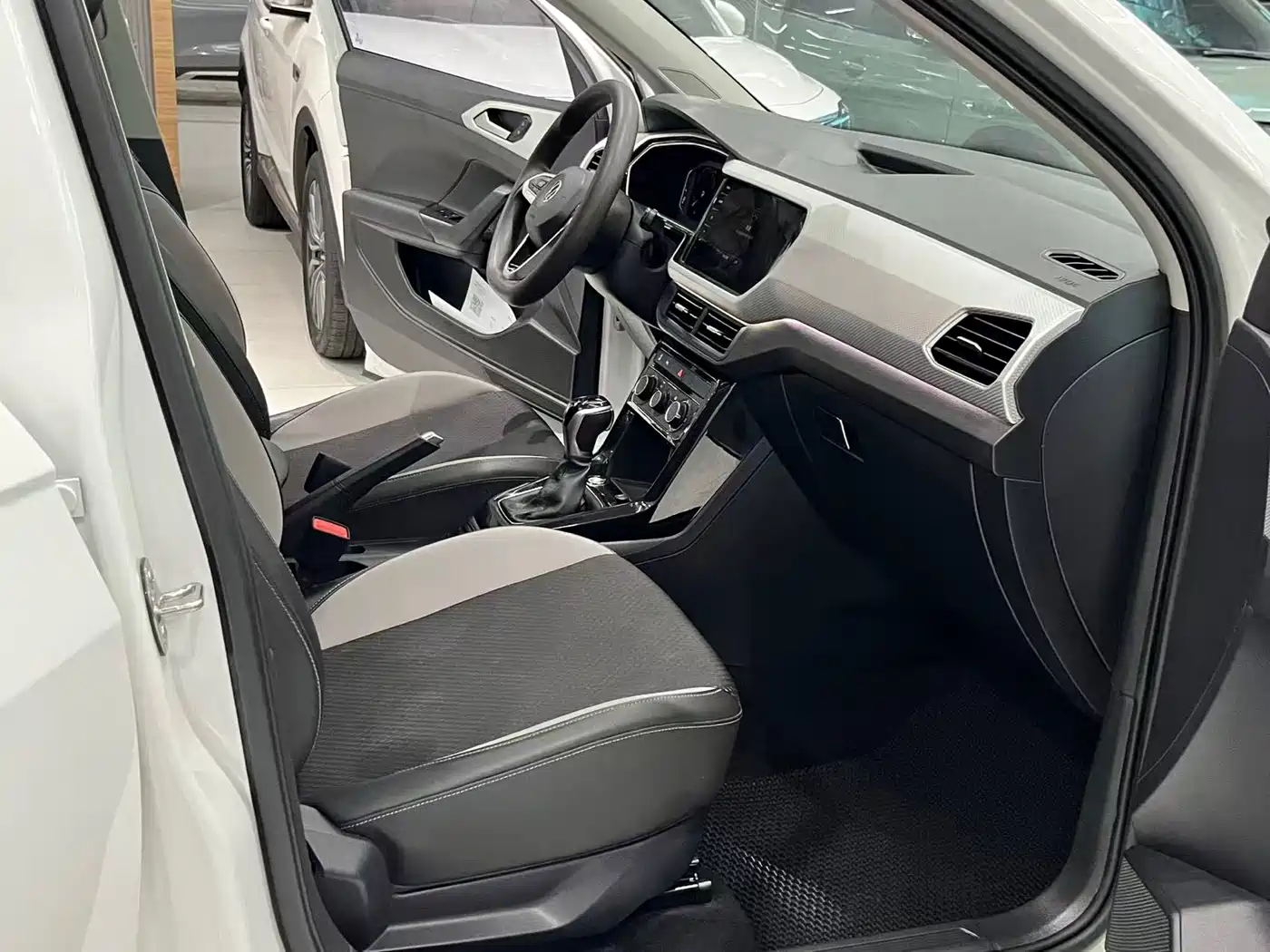 VOLKSWAGEN EXPLORING THE SHADOW