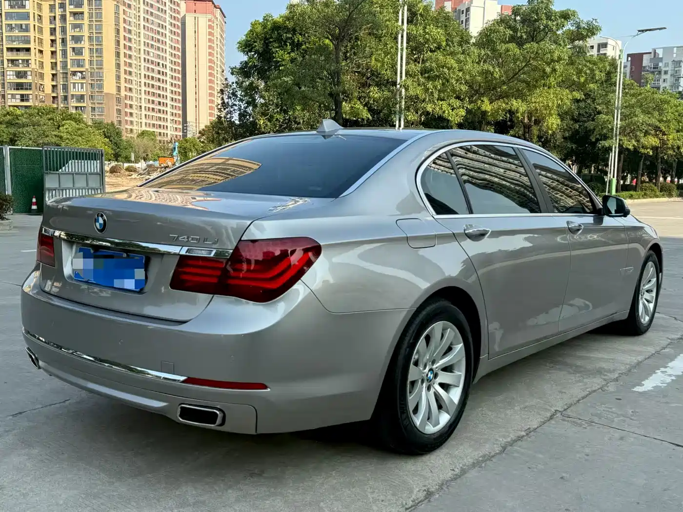 BMW 7 Series 2013 Model 730Li Leading фото 6