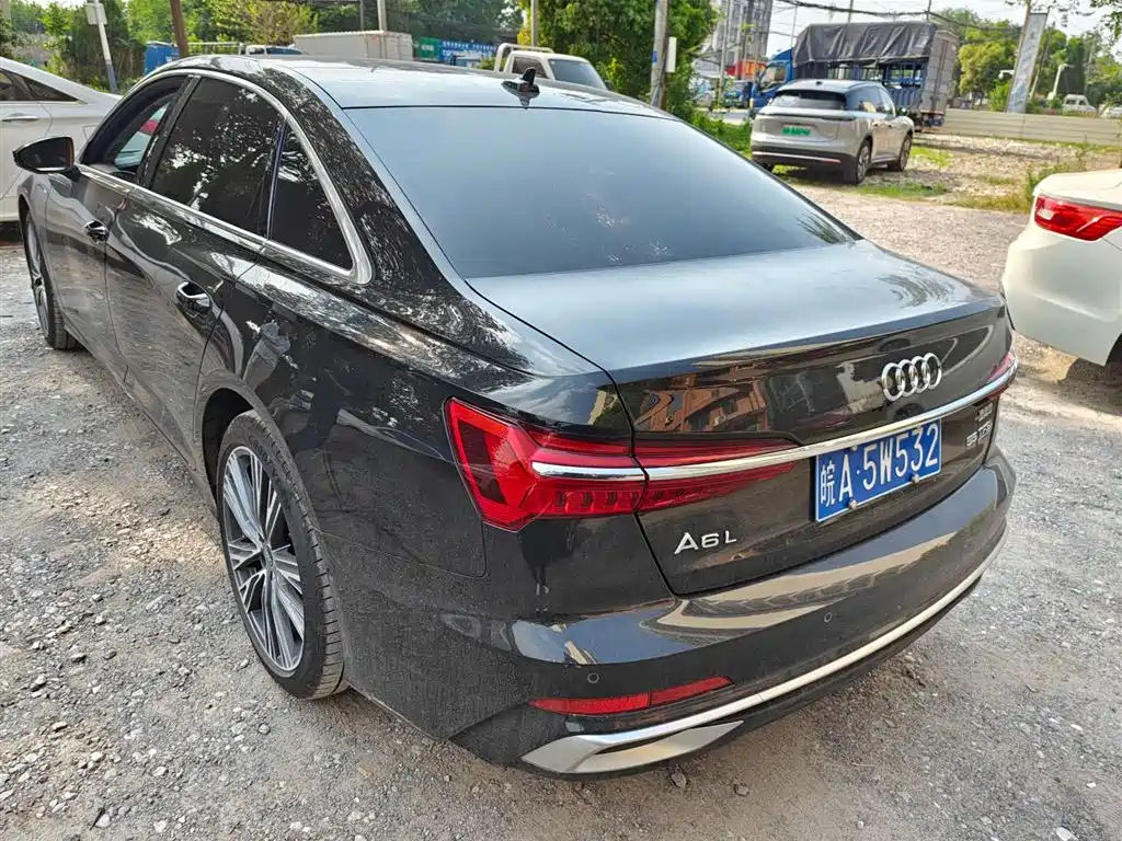 Audi A6L 2024 55 TFSI quattro Exclusive Dynamic фото 3