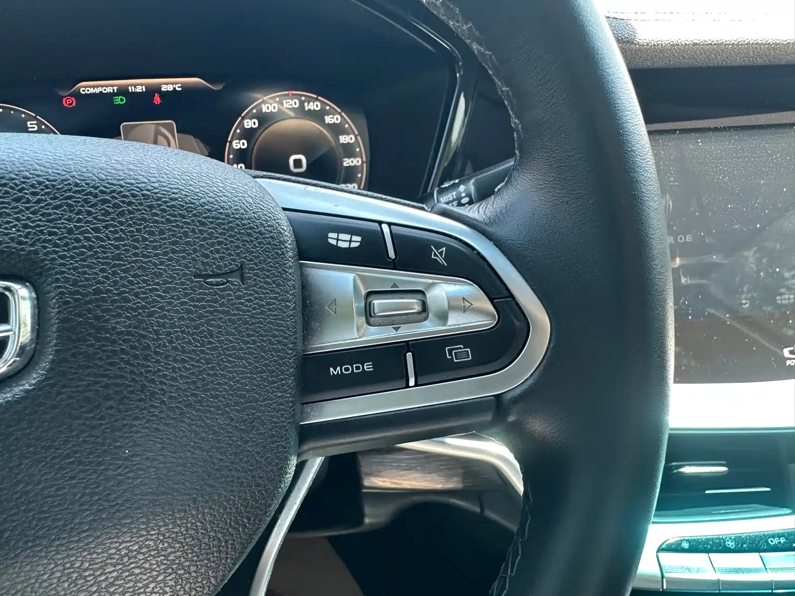Фото 8 - Geely Borui