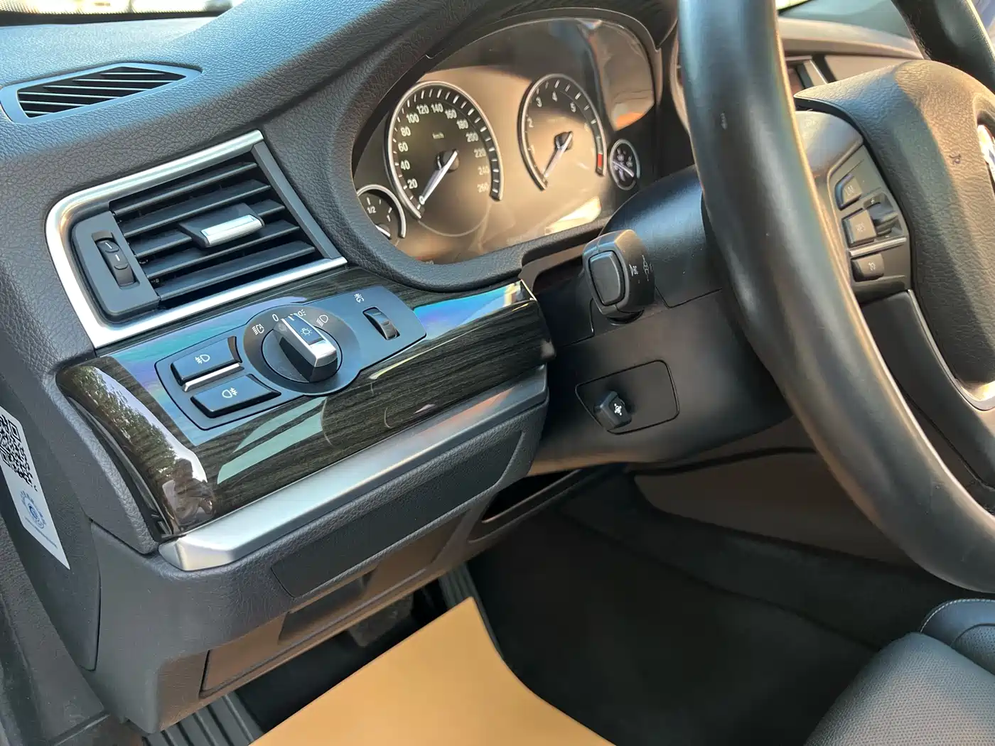 BMW 5 Series GT 2015 528i Luxury фото 15
