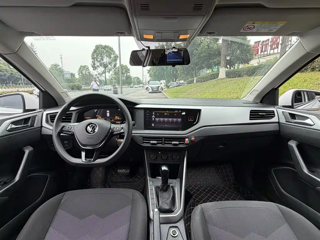 Volkswagen Polo 2023 Facelift Plus 1.5L Auto Joyful Living Edition фото 11