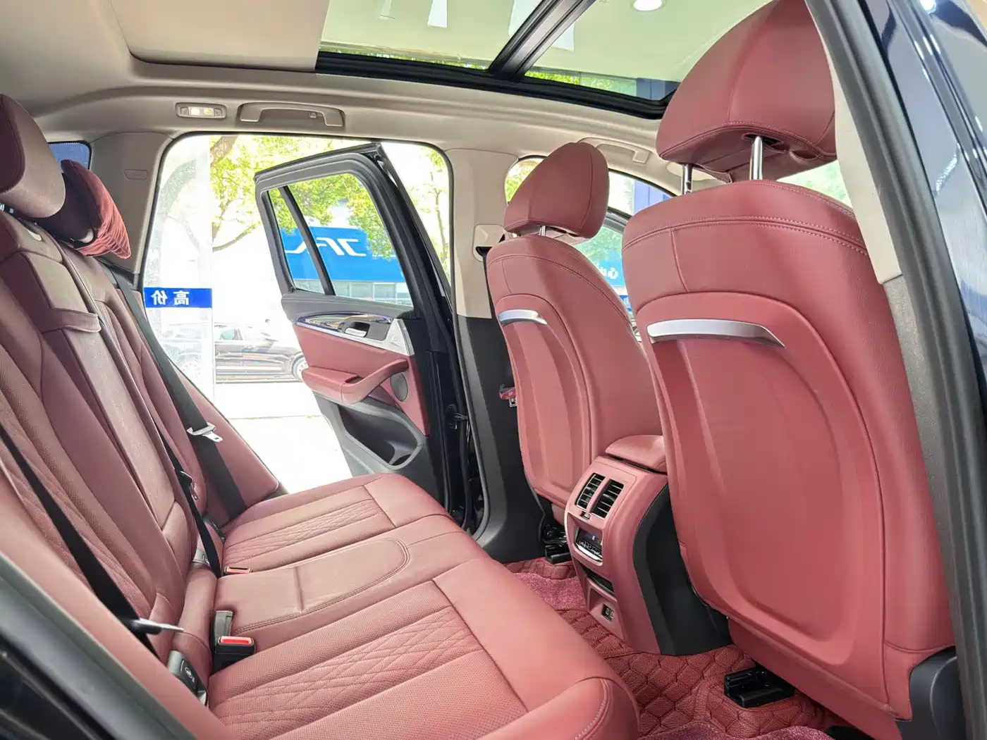 BMW iX3 2023 Leading Type фото 14