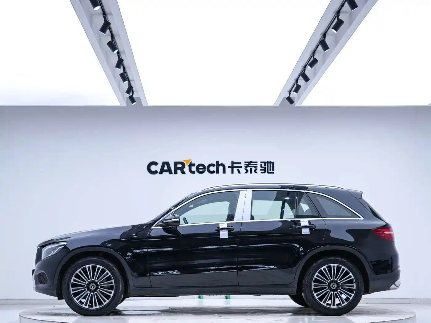 Mercedes-Benz GLC 2018 Facelift GLC 200 4MATIC фото 2