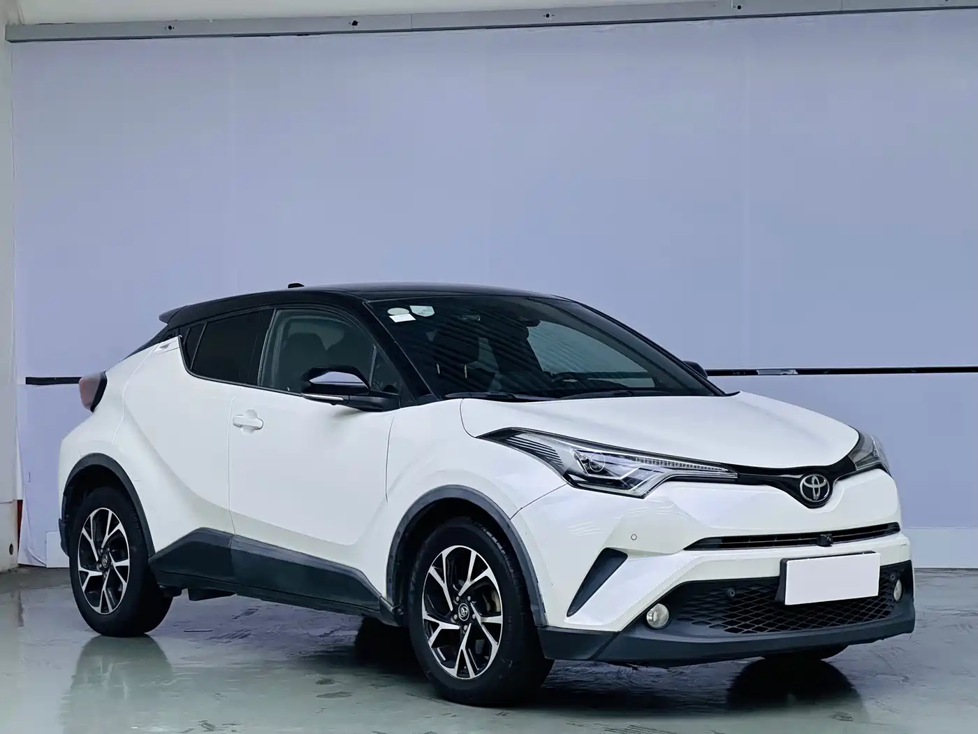 Toyota C-HR 2018 2.0L Luxury Edition China V фото 3