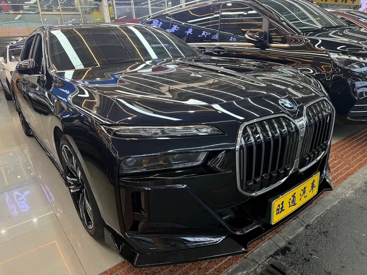BMW i7 2023 eDrive50L Premium M Sport Package фото 3