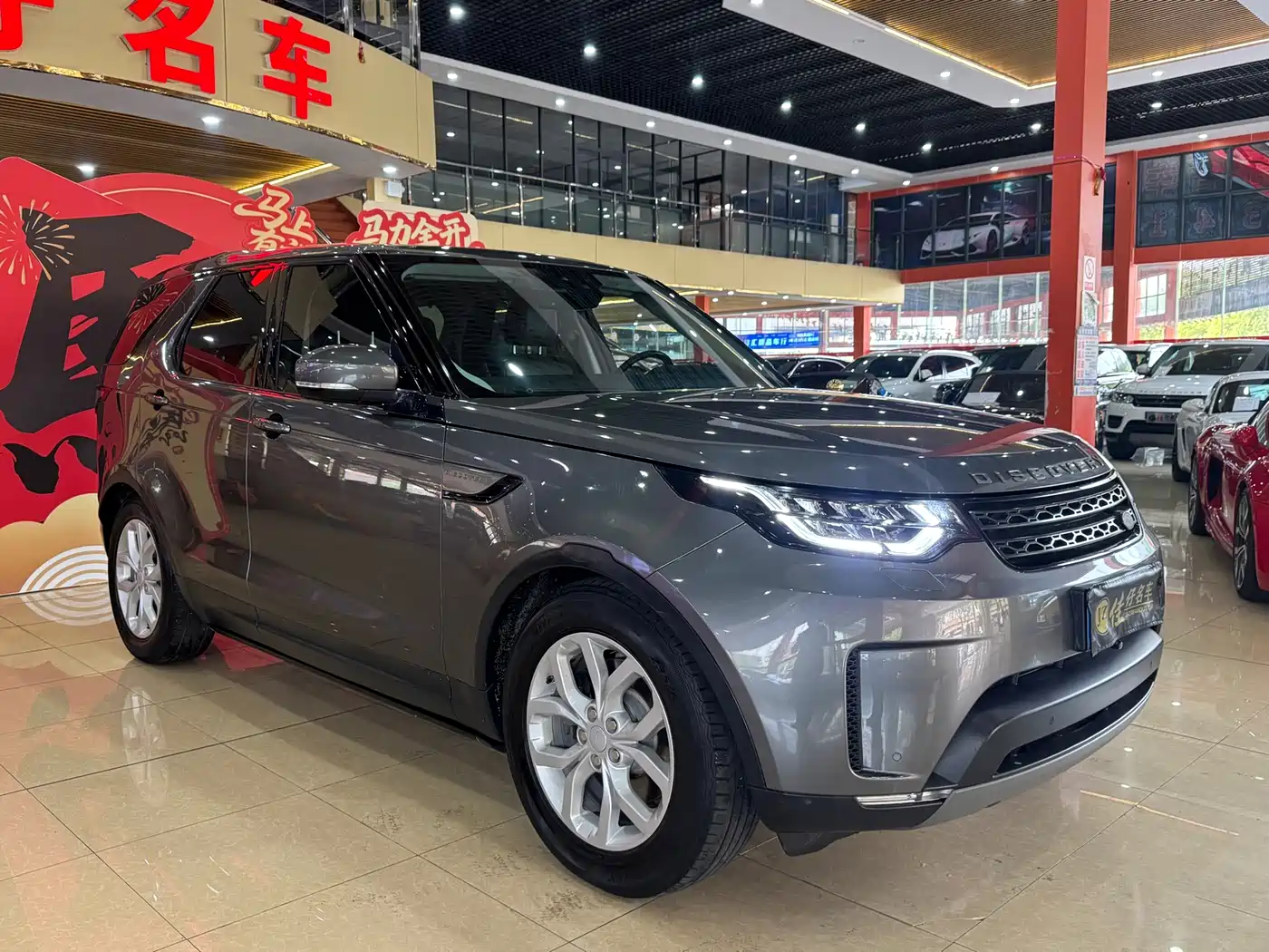 Land Rover Discovery 2017 3.0 SC V6 S фото 3