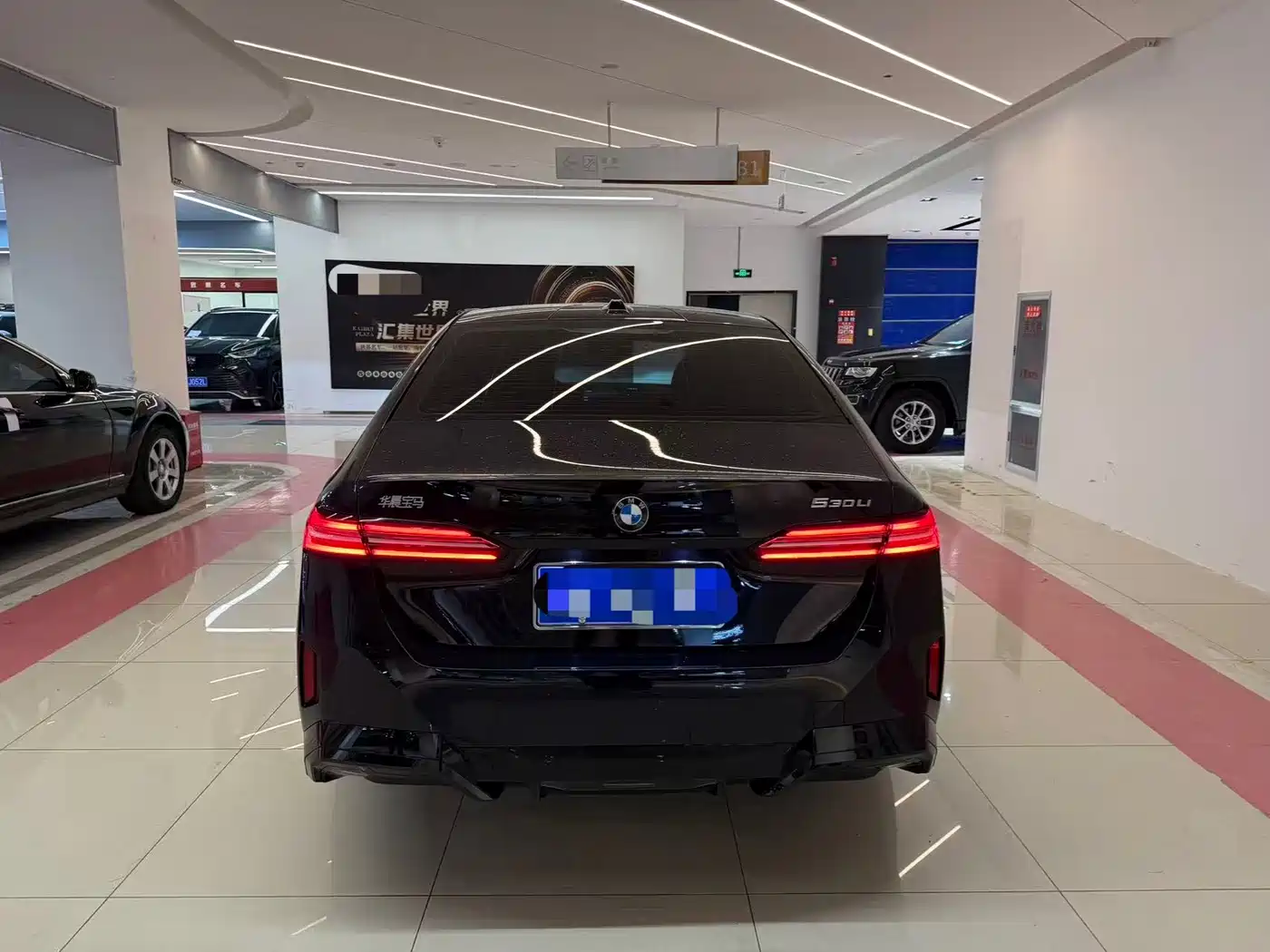 BMW 5 Series 2024 530Li Leading M Sport Package фото 17