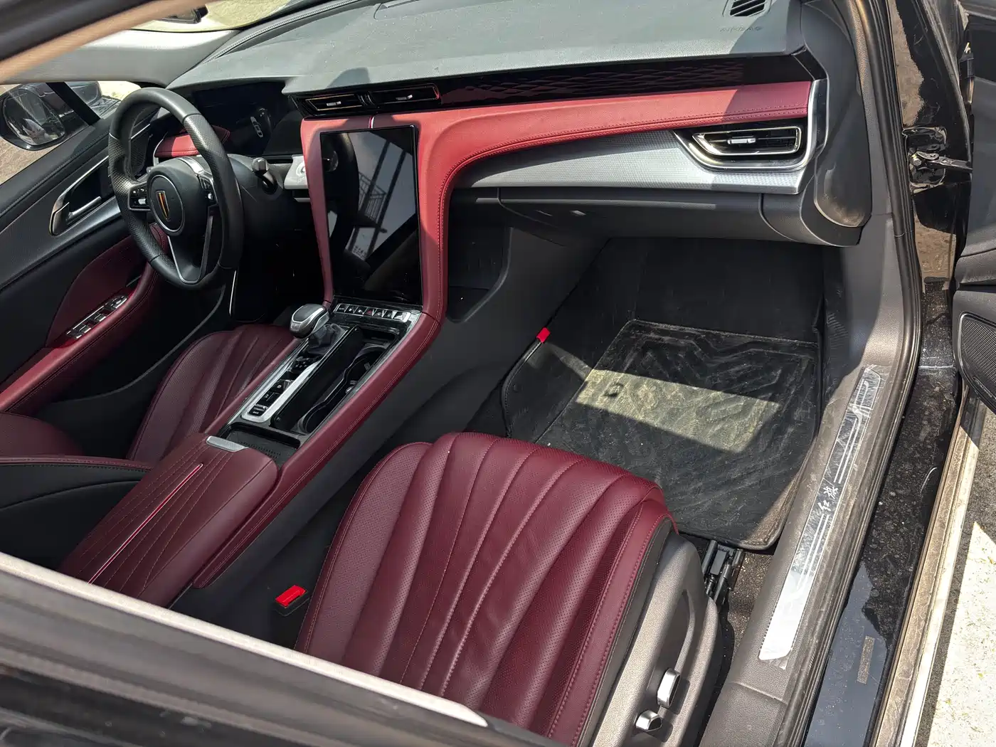 Hongqi H5 2024 2.0T Automatic Smart Connect Flag Smooth Edition фото 7