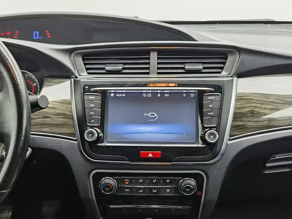Great Wall C50 2015 2014 Upgrade 1.5T Manual Comfort