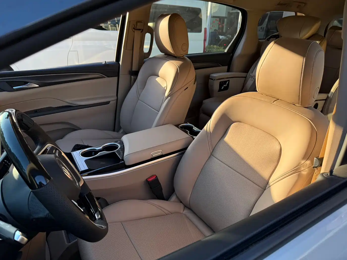 Buick GL8 2025 Land Business Class Comfort DG Edition фото 5