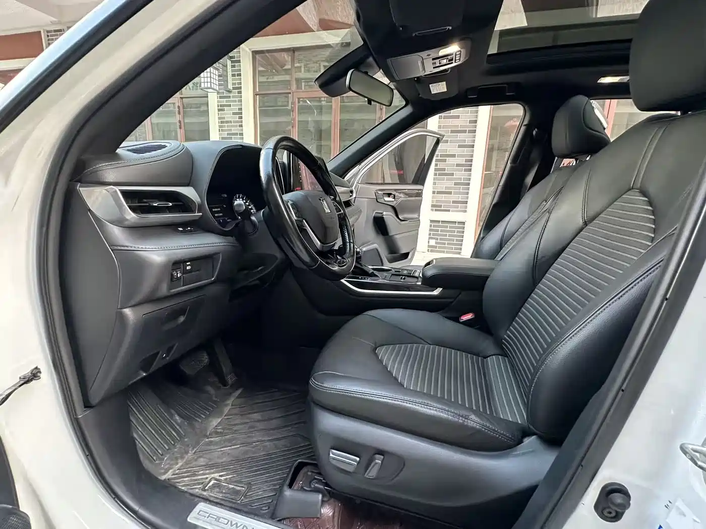 Toyota Crown Kluger 2021 2.5L HEV 4WD Luxury фото 6